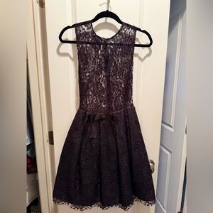 Elegant Sleeveless Lace Dress - Black